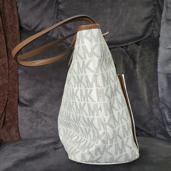 Michael Kors White and Brown Tote Bag - Picture 3 of 16